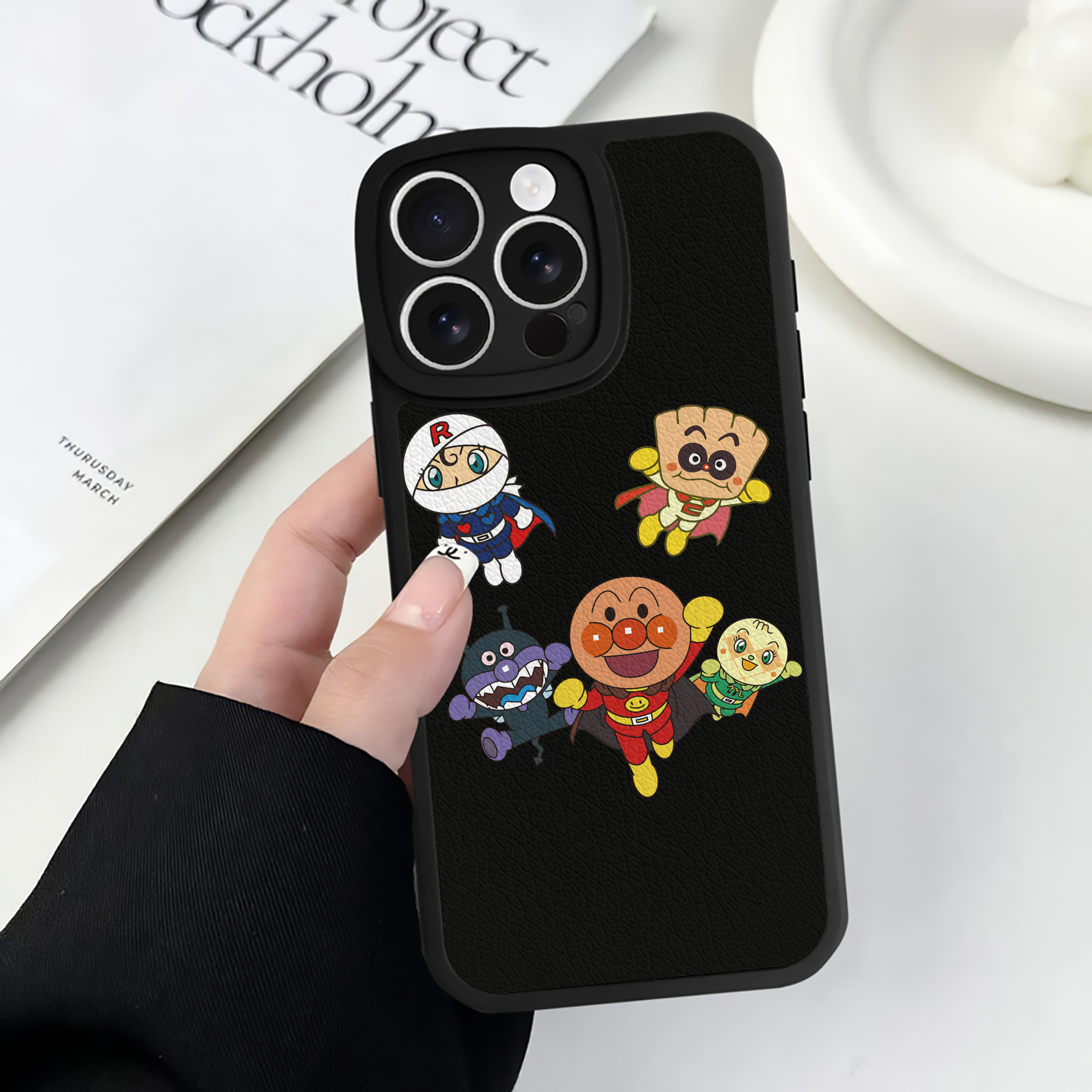 （画像用） アンパンマン Anpanman 【iPhone 16シリーズ対応】シリコンスマホケース（レザー調） 材質：シリコン